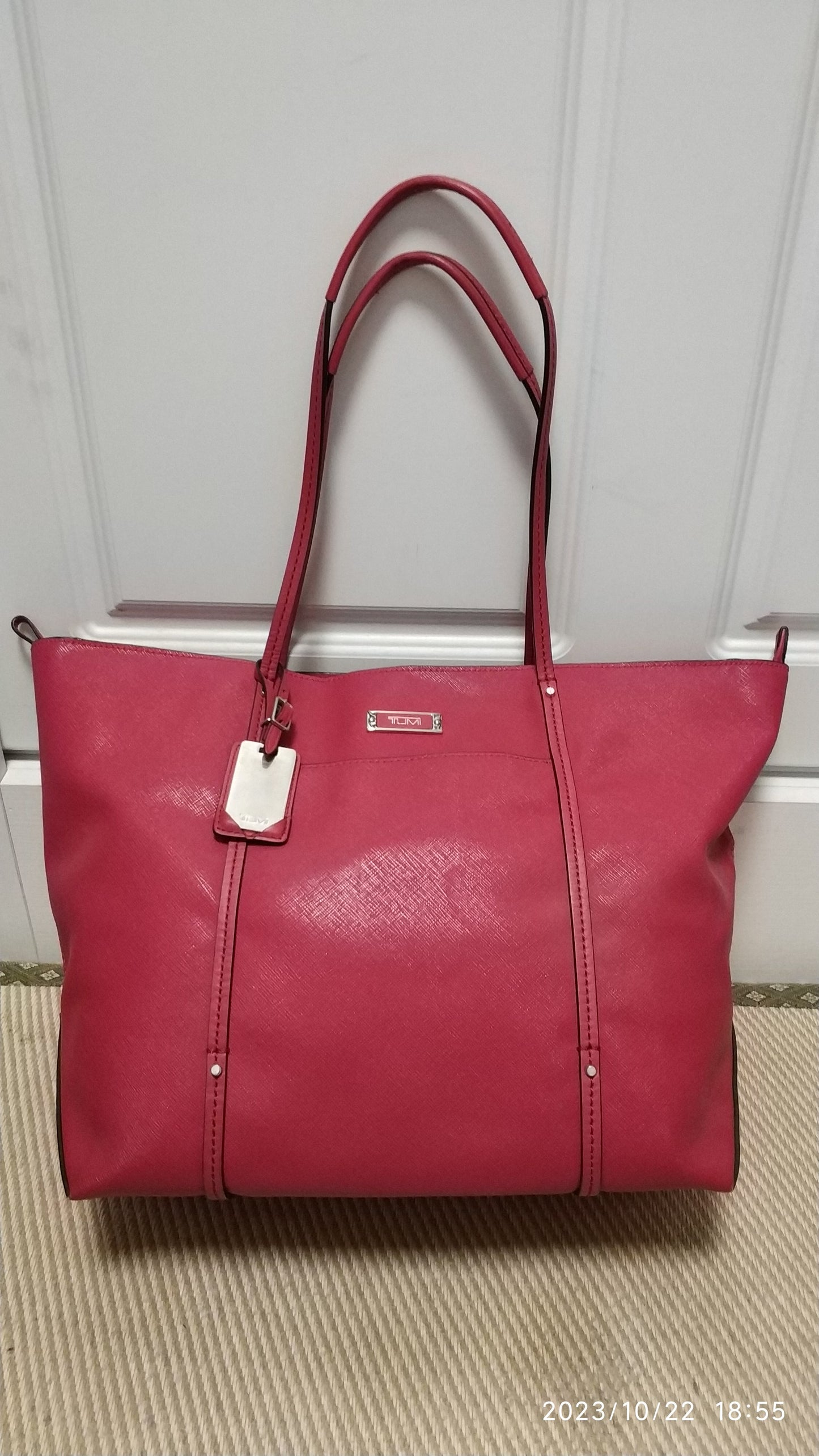 Tumi Voyageur Villa Q-Tote Leather Shoulder Bag Red