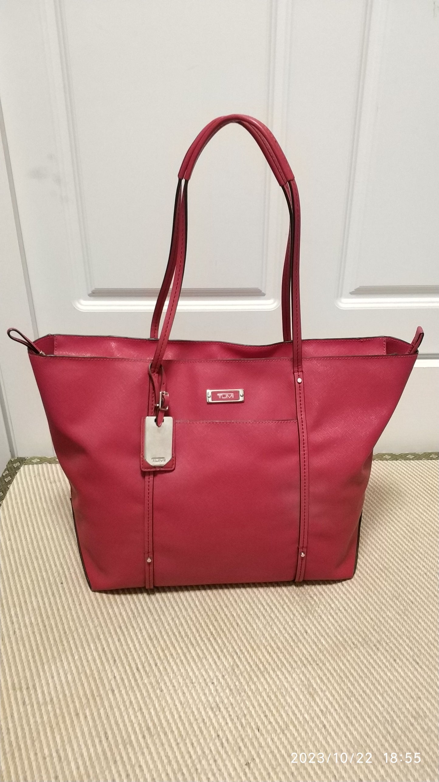 Tumi Voyageur Villa Q-Tote Leather Shoulder Bag Red