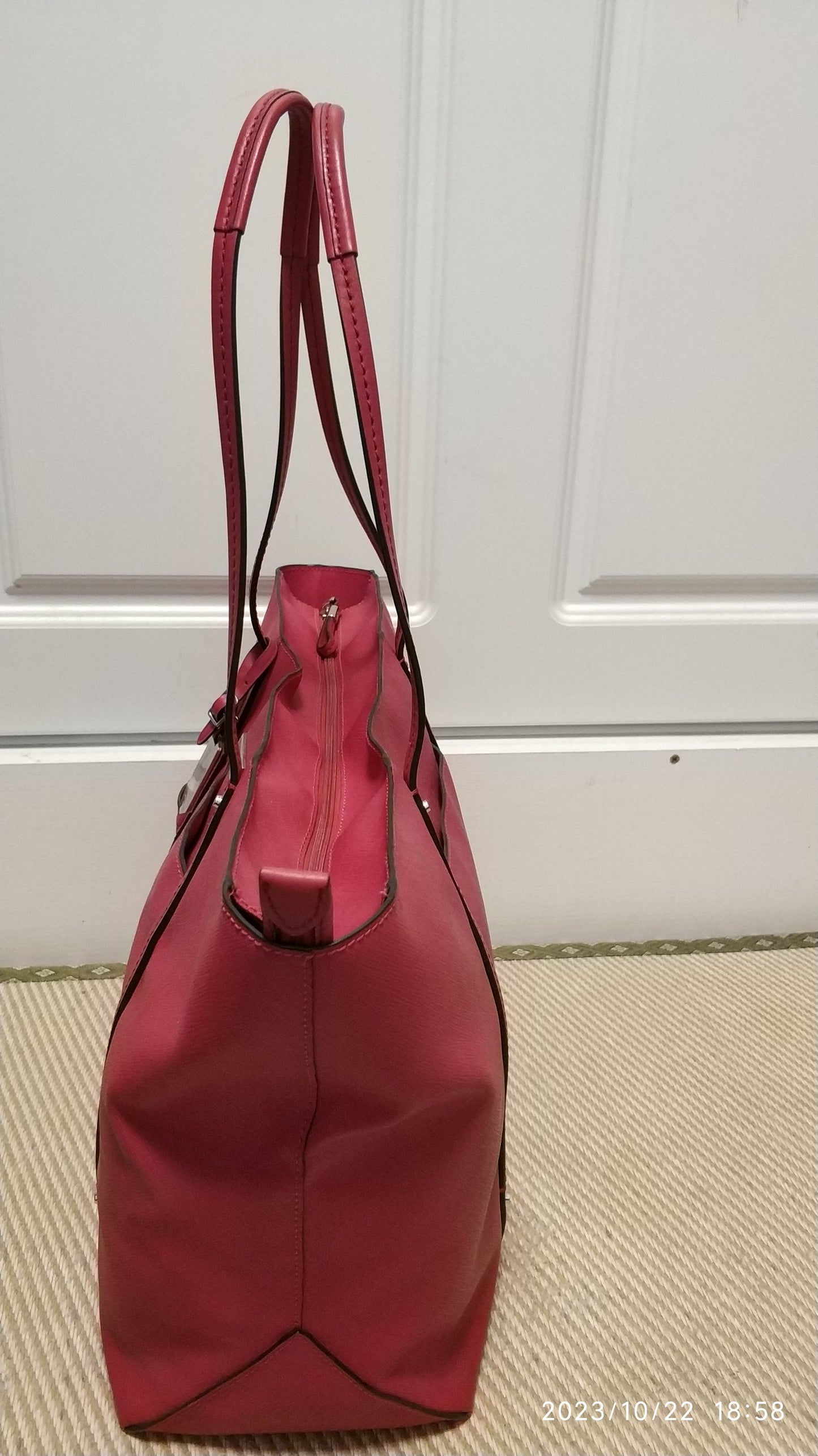 Tumi Voyageur Villa Q-Tote Leather Shoulder Bag Red