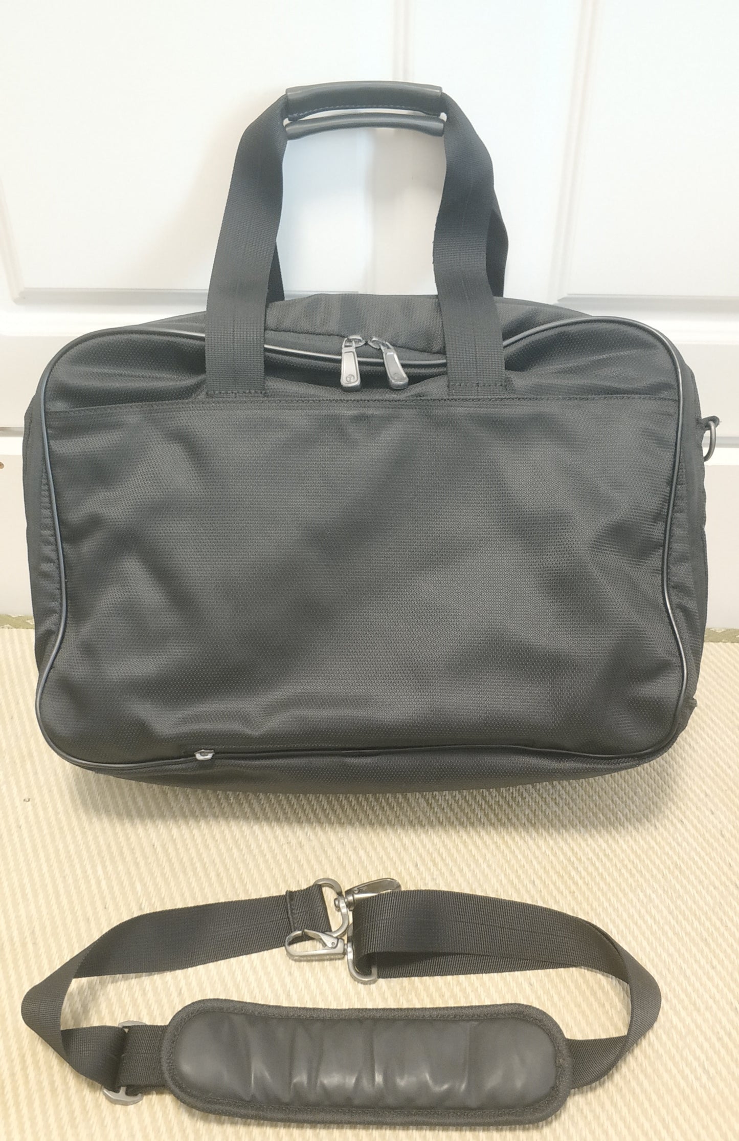 TUMI T-TECH 55341D Briefcase Business bag Laptop Black