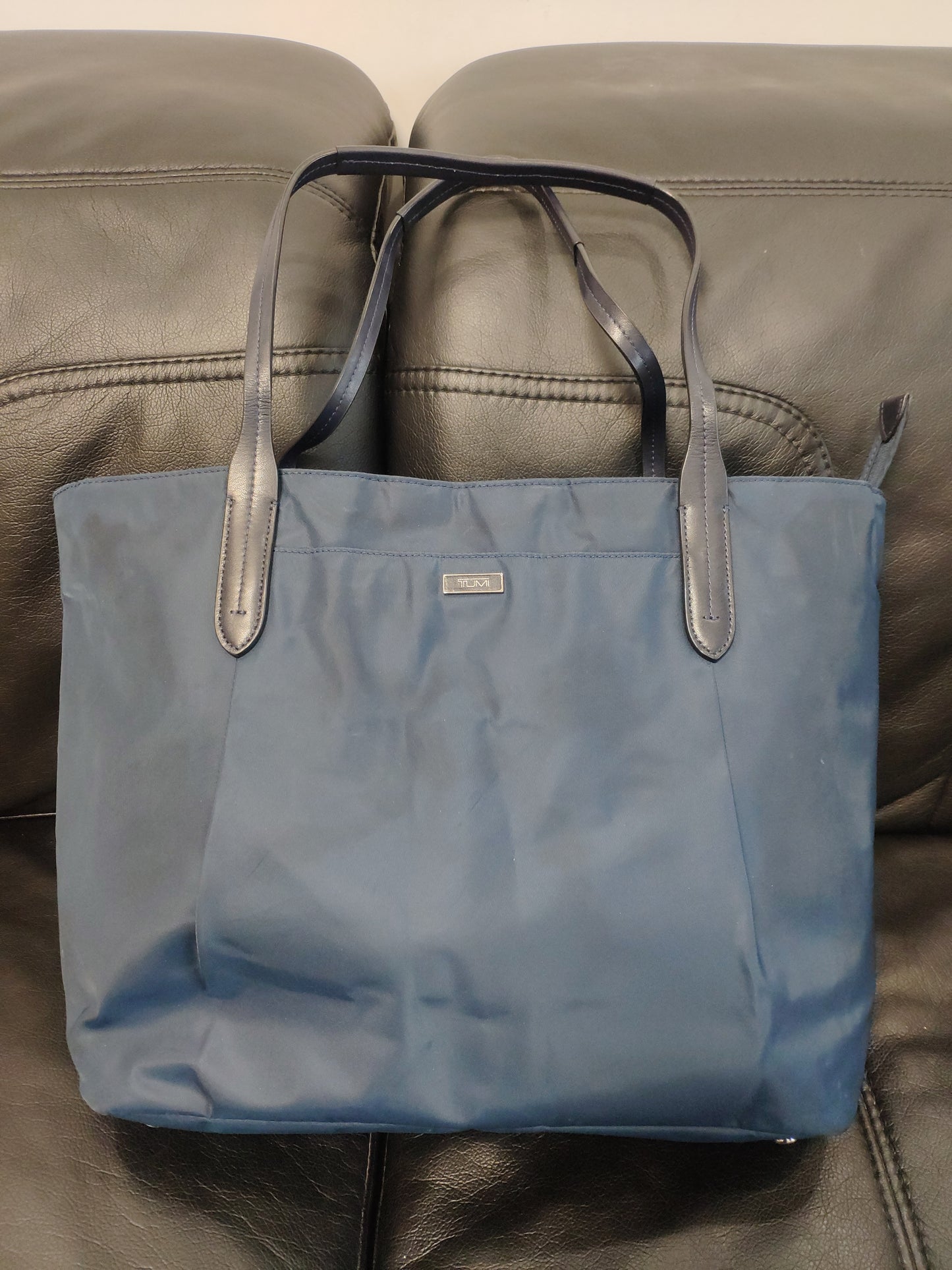 TUMI Voyageur Tote Shoulder Bag Travel Purse Leather Trim Nylon RARE Lite Blue