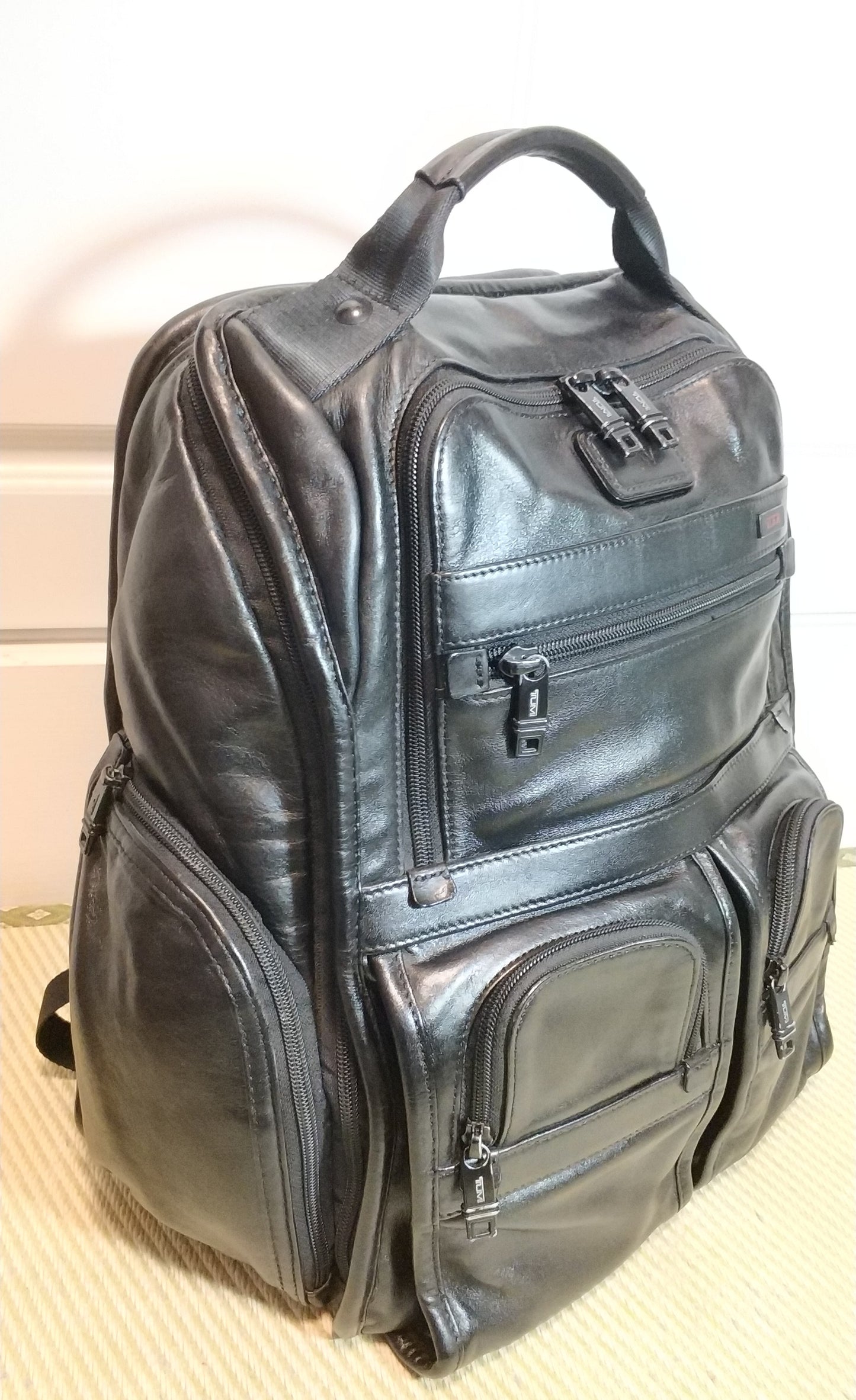 Tumi Alpha Napa Genuine Leather Backpack Compact Black 96173DH