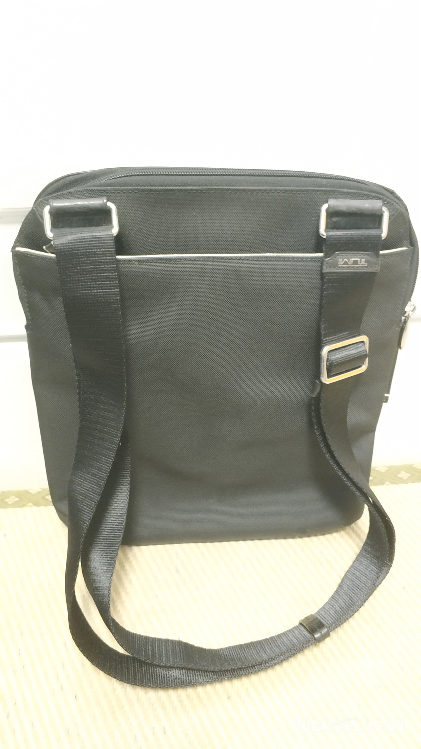 Tumi Arrivé Mccarren Zip Top Crossbody Black One Size 25105D