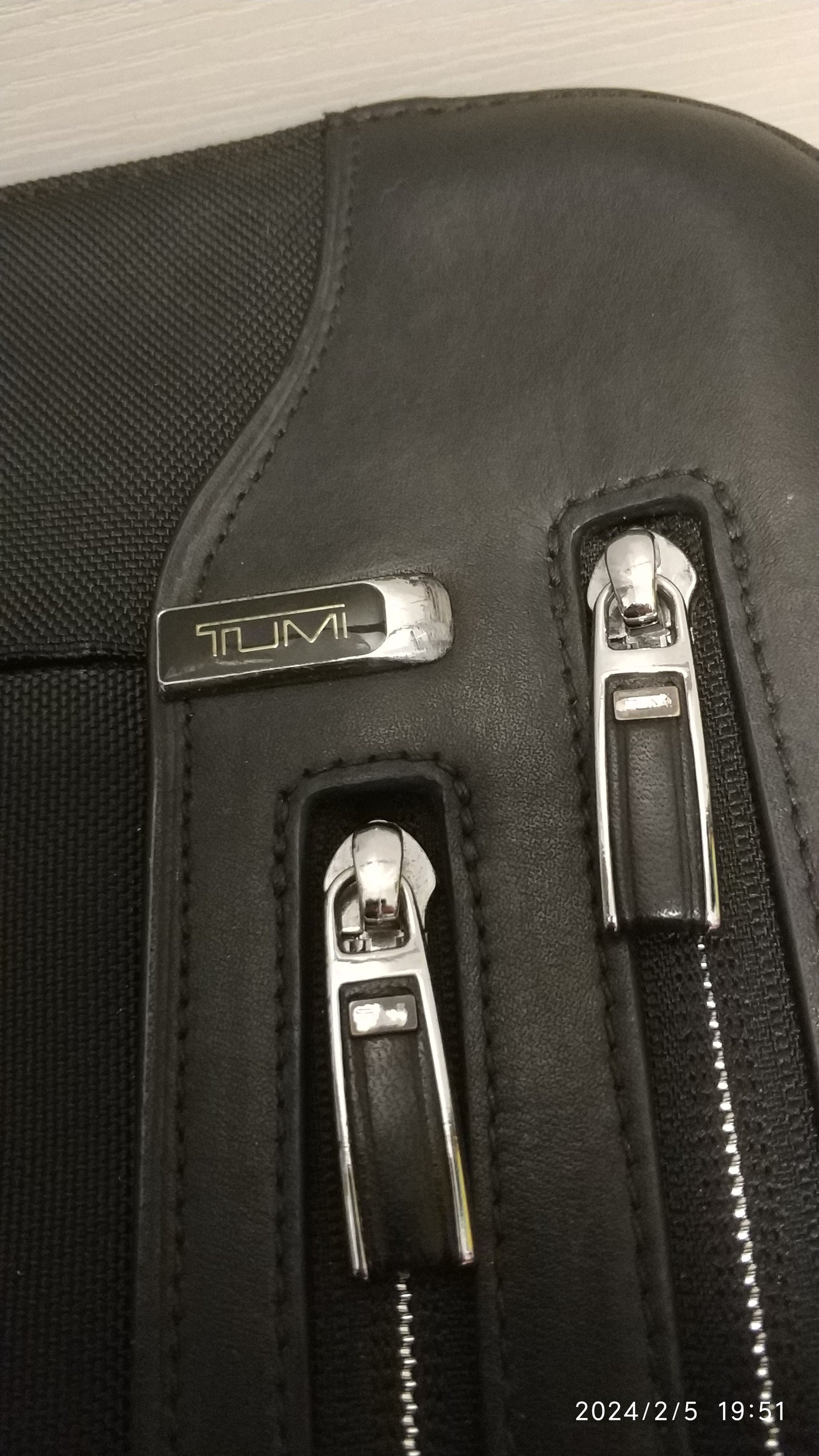 Tumi Arrivé Mccarren Zip Top Crossbody Black One Size 25105D