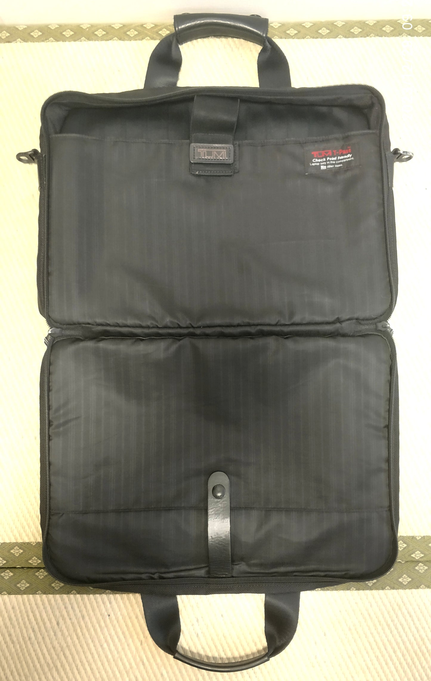 Tumi Napa Leather Slim Delixe Portfollio Style 96001D4 Breifcase Laptop Bag