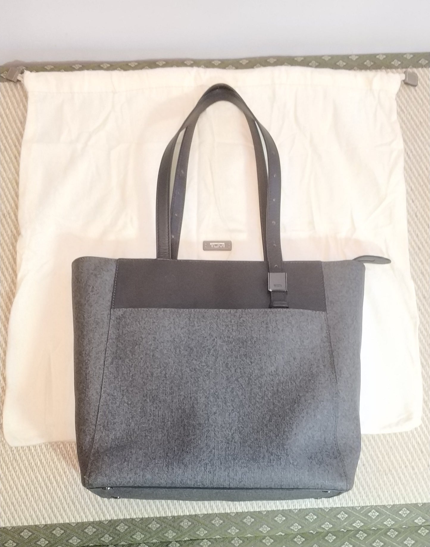 Tumi Sinclair -Small Nora Tote Bag In Earl Grey