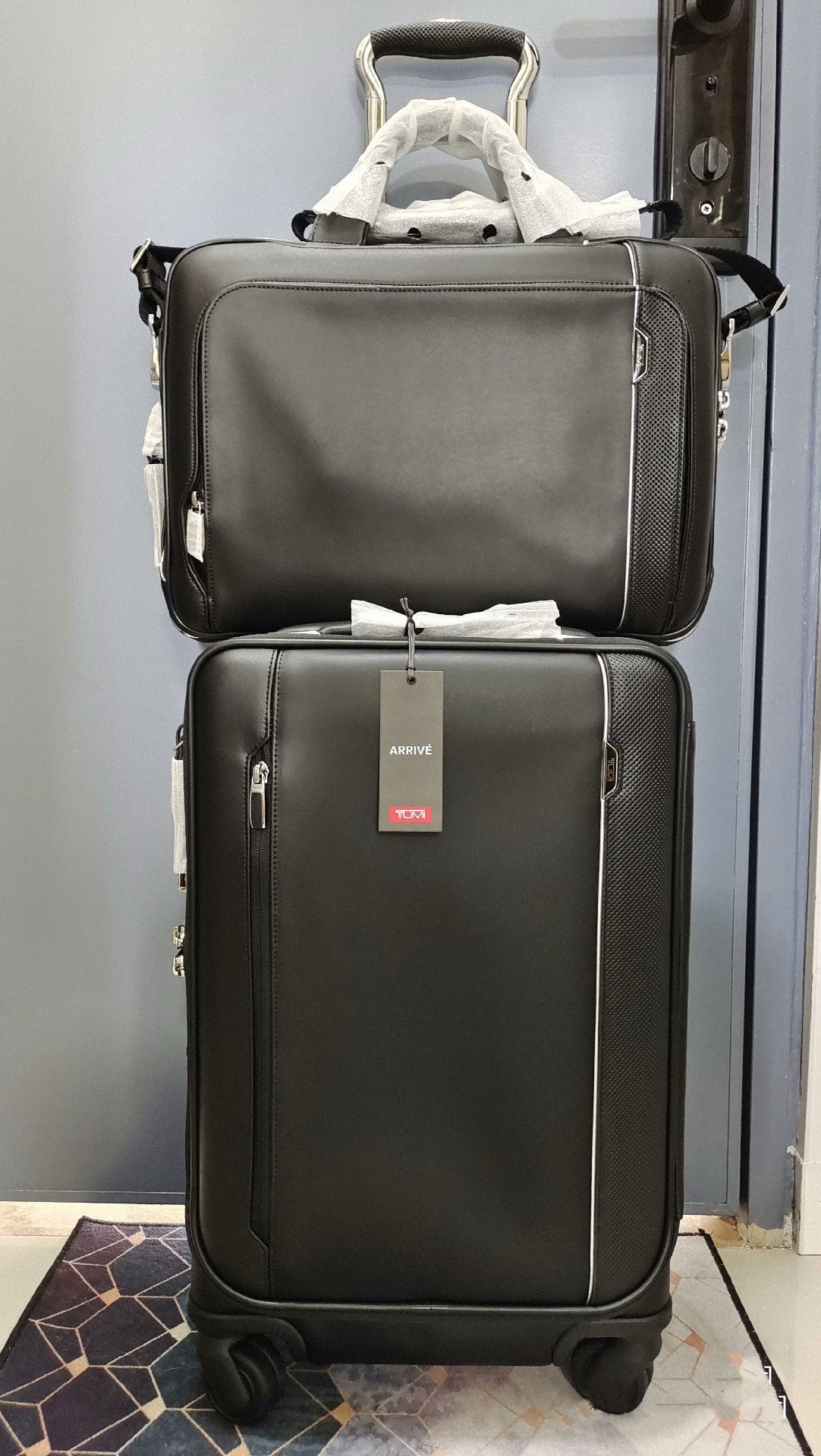 Tumi Arrivé International 4-Wheeled Carry-On Suitcase & Tumi ARRIVé Sadler Briefcase Bag 025503002D3