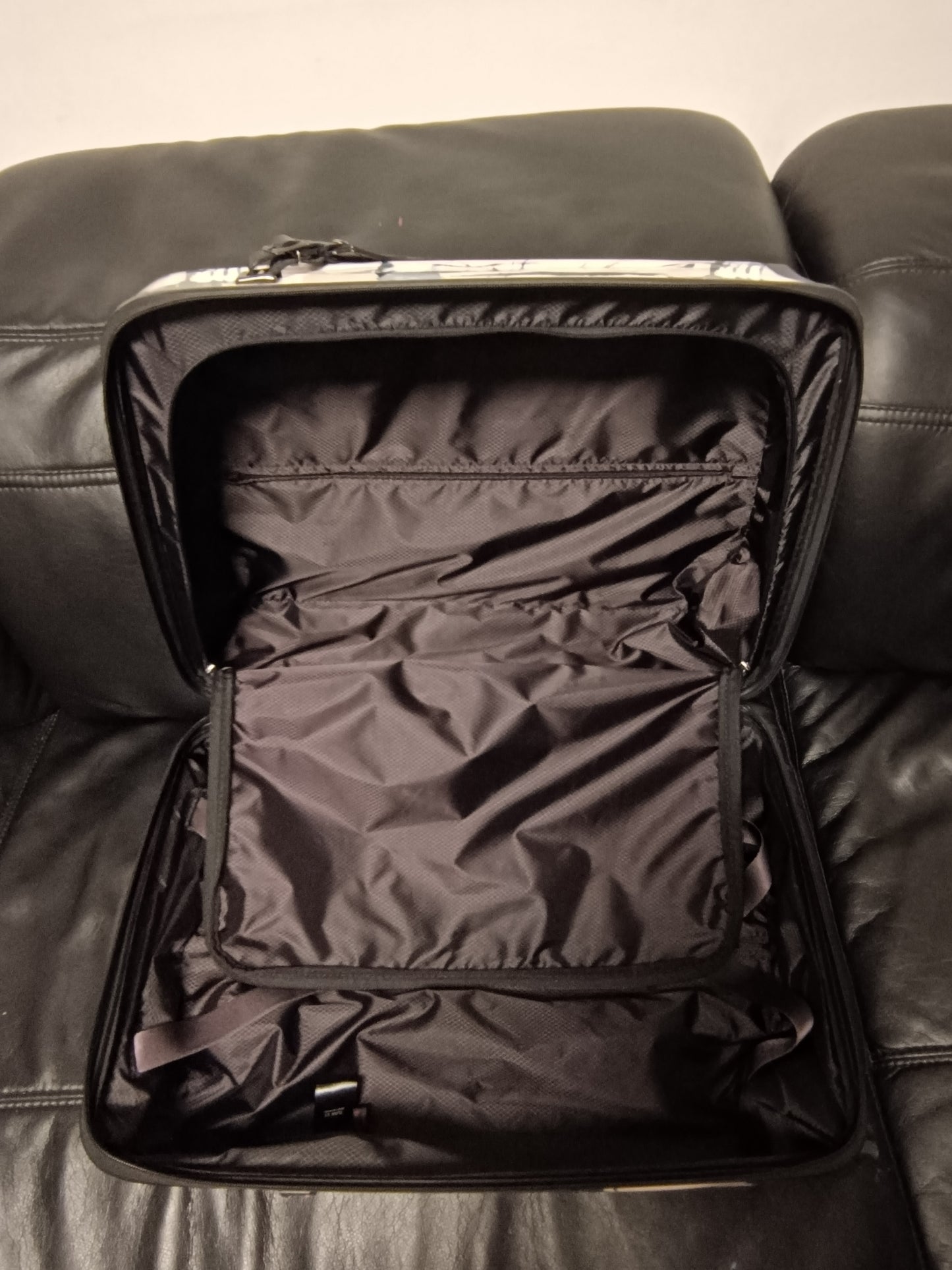 Tumi V3 International 4 Wheeled Carry-on Suitcase