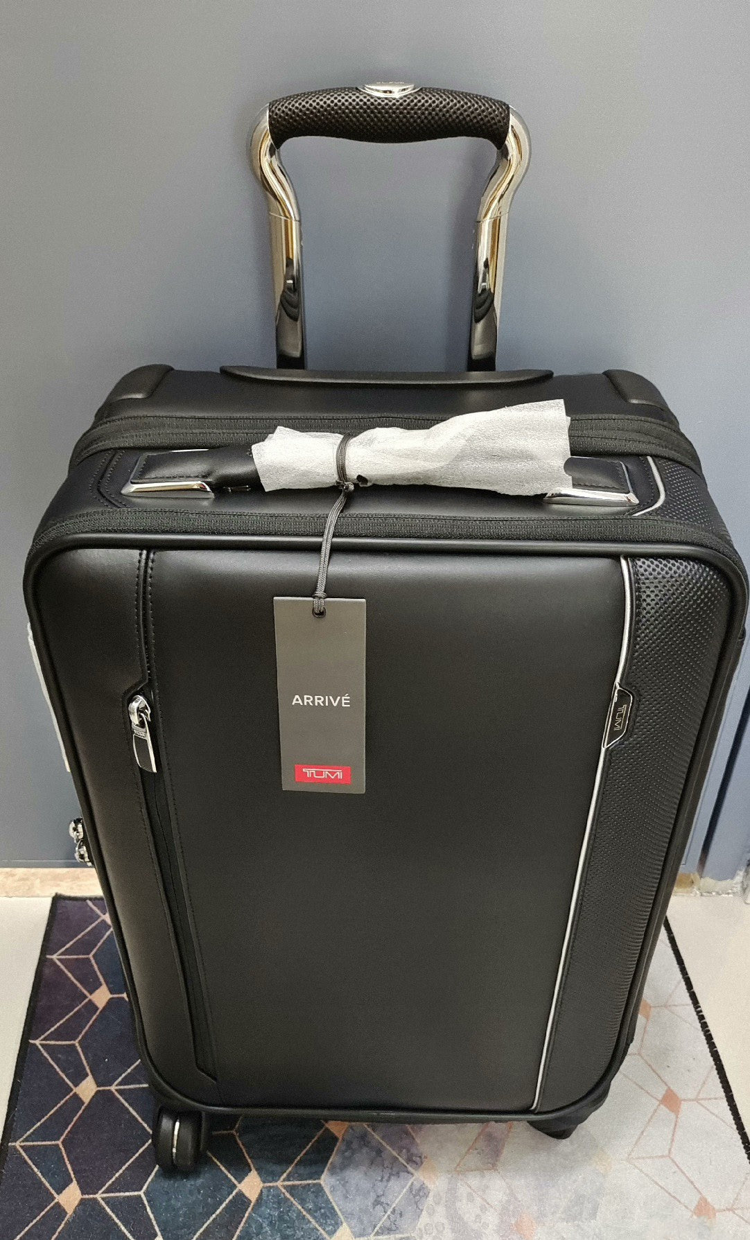 Tumi Arrivé International 4-Wheeled Carry-On Suitcase & Tumi ARRIVé Sadler Briefcase Bag 025503002D3